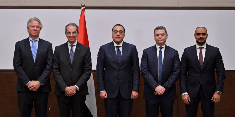 مذكرة تفاهم بين “هيئة تنمية صناعة تكنولوجيا المعلومات” و”سينوبسيس” و”إس آي فيچين”