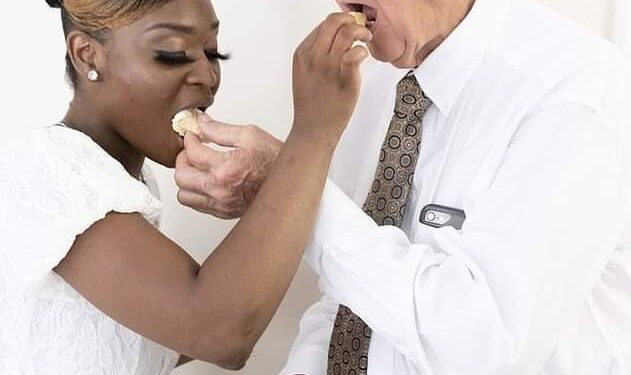 أمريكية عشرينية تتزوج من عجوز عمره 85 عامًا يكبرها بفارق 61 سنة