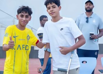 ابن كريستيانو رونالدو يظهر بالعكازات براعم النصر في السعودية