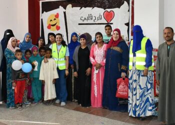 راعي مصر عضو التحالف الوطني توزع أجهزة منزلية وغرف نوم وسلع غذائية على الأسر الأولى بالرعاية في القاهرة والمنيا 