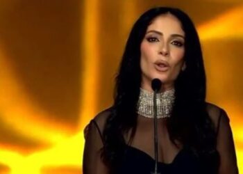 الفنانة منى زكي