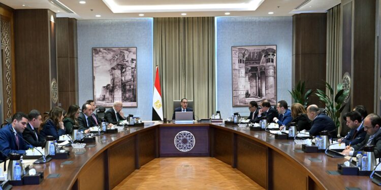 رئيس الوزراء يستعرض مبادرة جديدة لتعزيز صادرات العقار