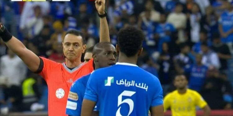 طرد اللاعب السعودي علي البليهي