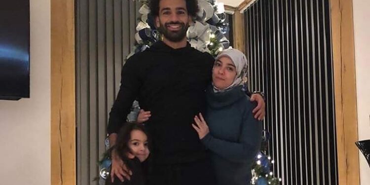 محمد صلاح يدعو للتضامن مع أهالي غزة في عيد الميلاد.. لا تنسوهم