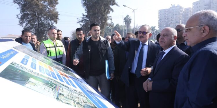 وزير النقل يتفقد مواقع العمل بعدد من مشروعات الطرق في محافظتي كفر الشيخ والدقهلية