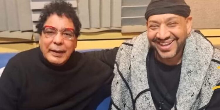 ظهور غريب للفنان محمد منير بوزن زائد وتغير كامل في ملامحه