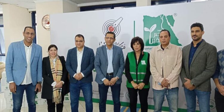 نقابة الصحفيين ومصر الخير يدشنان شحنة مساعدات غذائية وطبية لأهالي قطاع غزة