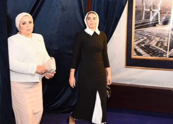 الانتخابات الرئاسية.. قرينة الرئيس السيسي ونجلتها تشاركان في التصويت