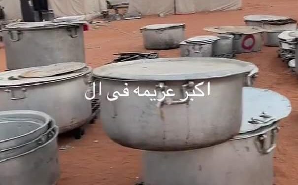 سعودي يوثق أكبر وليمة عشاء.. تضم 36 جملا و400 خروف و 7 آلاف سمكة