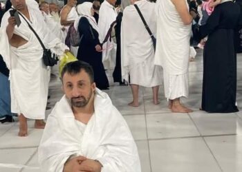 التركي كوكسال بابا ينشر صورا جديدة من أمام الكعبة