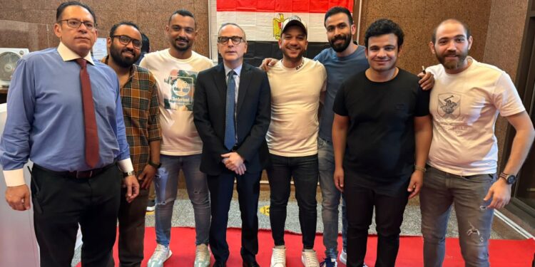 سفير مصر بالإمارات يستقبل وفد حزب مصر أكتوبر للاطمئنان على سير العملية الانتخابية