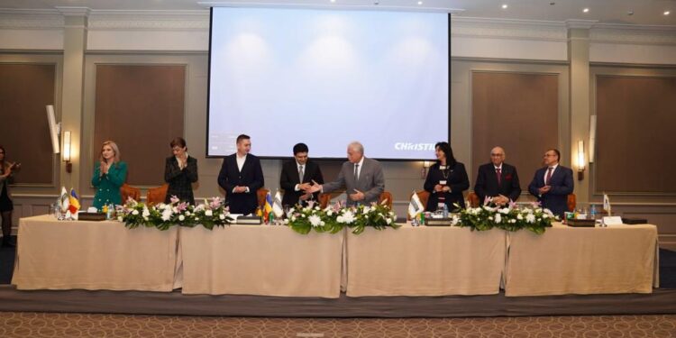 محافظ جنوب سيناء يشهد اتفاق بين مجموعة أنا أصلان وكونكور السلام لإنشاء مدينة علاجية