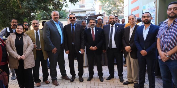 النائبين محمد الرشيدي ومجدي الوليلي يستقبلان وفد من البرلمان الأوروبى الأورومتوسطى أثناء متابعة سير العملية الانتخابية بالإسكندرية