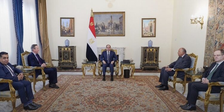 الرئيس السيسي يؤكد لـ كاميرون ضرورة التوصل لوقف مستدام لإطلاق النار في غزة