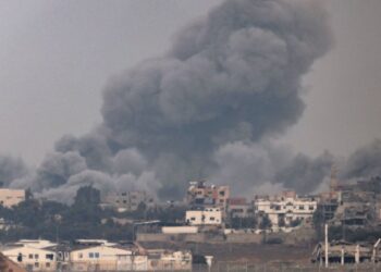 طيران الاحتلال الإسرائيلي يُسقط 11 شهيدًا في غزة