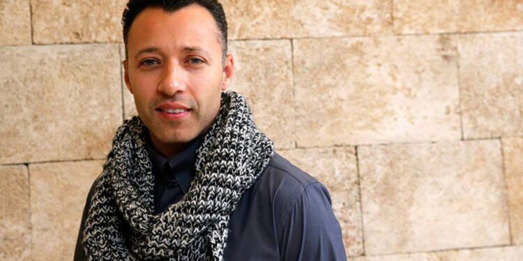 المطرب أحمد فهمي