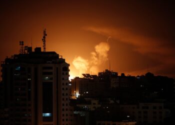 الاحتلال الإسرائيلي يواصل مجازره ويقصف مناطق مختلفة من قطاع غزة