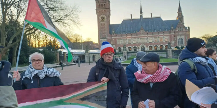 لقطات من أمام محكمة العدل الدولية اليوم