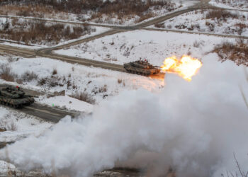 مناورات قتالية مشتركة بين كوريا الجنوبية وأمريكا بالقرب من بوتشون منزوعة السلاح