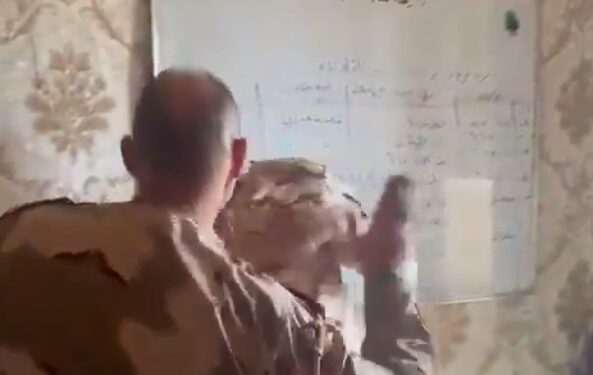 ضابط عراقي برتبة مقدم يصفع آخر برتبة عقيد يتصدر محركات البحث على مواقع التواصل الاجتماعي