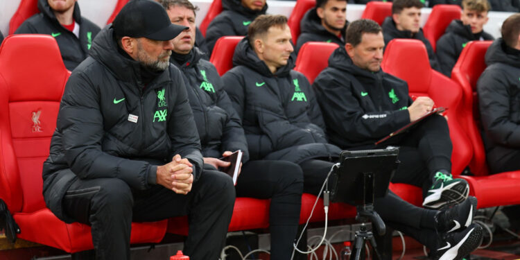 ليفربول ضد نوريتش سيتي.. جماهير الريدز تطالب يورجن كلوب بالعدول عن الرحيل