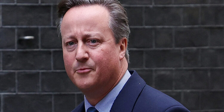 وزير الخارجية البريطانية يزور إسرائيل لبحث وقف إطلاق النار في غزة