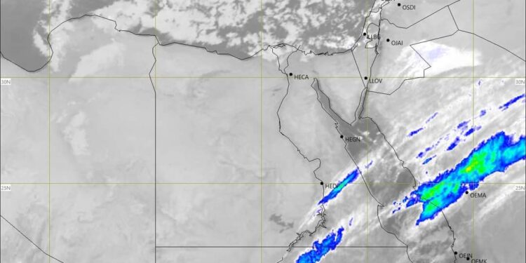 تكاثر السحب على سماء الإسكندرية وسط توقعات بسقوط الأمطار    