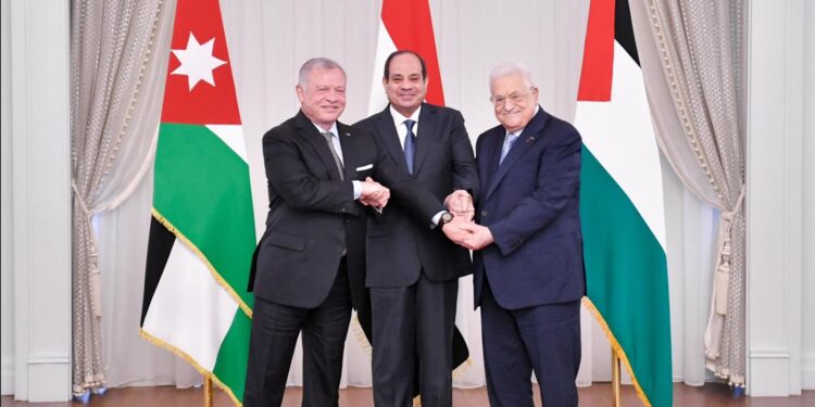 قمة ثلاثية مصرية فلسطينية أردنية غدًا