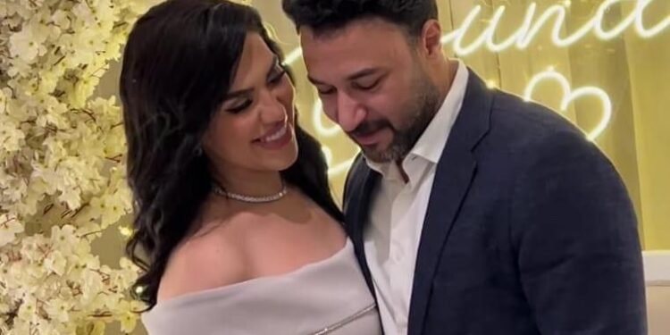 خطوبة محمد العمروسي ومي فاروق.. ما هي تفاصيل ارتباطهما؟