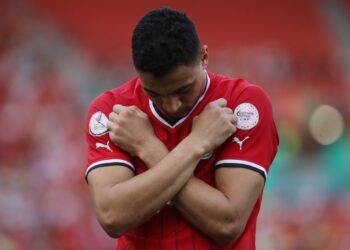 مصر تتقدم على موزمبيق في الشوط الأول بهدف مصطفى محمد