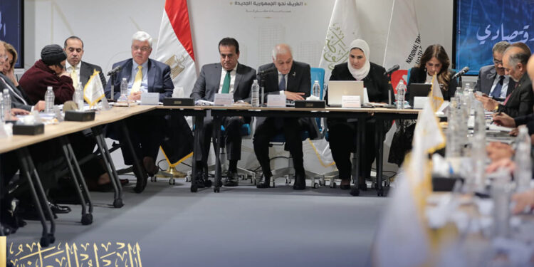 وزراء الصحة والتعليم العالي والتضامن يشاركون في جلسة تمكين المواطن بـ الحوار الاقتصادي