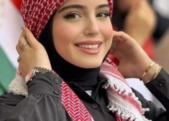الأردنية أمل مراد قطامي تخطف الأنظار في مدرجات بطولة كأس آسيا