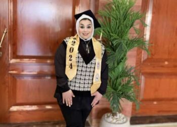 الصورة الحقيقية يهنئ الزميلة إنجي طه رئيس تحرير موقع الحكاية لحصول شقيقتها على درجة الدكتوراه