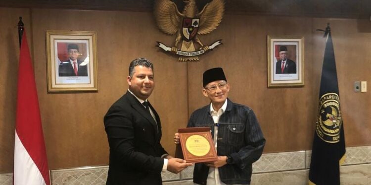 رئيس مجلس الشباب المصري يبحث مع وزير السياحة الإندونيسي آفاق التعاون المشترك