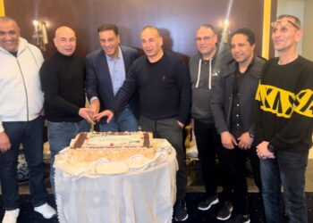 ستاد القاهرة الدولي يحتفل بجهاز منتخب مصر بتورتة على هامش مباراة البنك الأهلي وزد