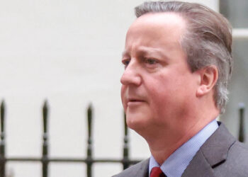 ديفيد كاميرون وزير خارجية بريطانيا