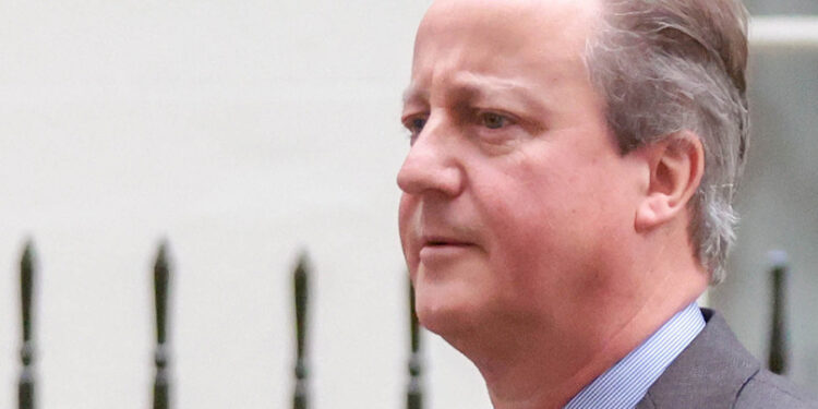 ديفيد كاميرون وزير خارجية بريطانيا