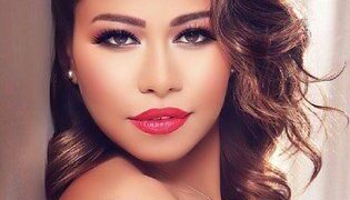 الفنانة شيرين عبد الوهاب