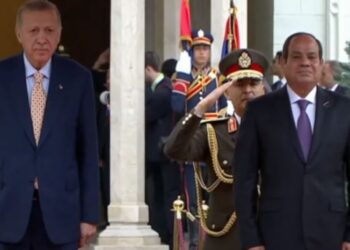 الرئيس السيسي ينظم مراسم استقبال رسمية حافلة للرئيس التركي في قصر الاتحادية