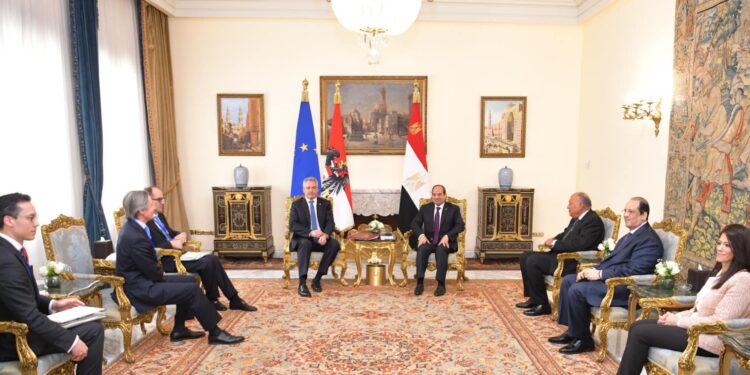 الرئيس السيسي يستعرض أمام مستشار النمسا جهود مصر لوقف إطلاق النار في غزة