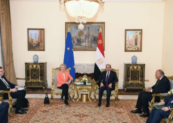 الرئيس السيسي يؤكد لـ رئيسة المفوضية الأوروبية: رفض مصر لتهجير الفلسطينيين