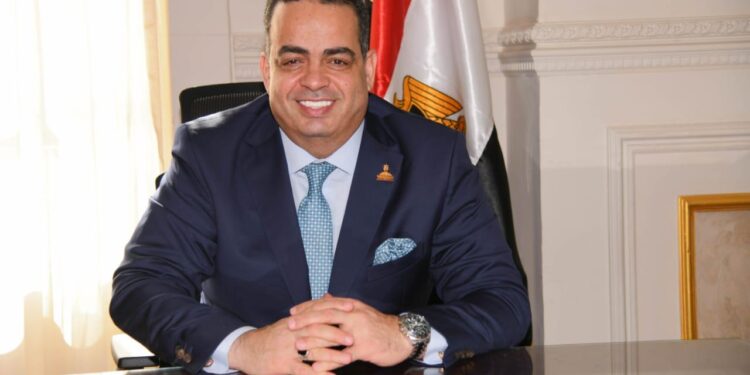 النائب عصام هلال يطالب بزيادة معارض بيع السلع وتشديد الرقابة على الأسواق خلال شهر رمضان 