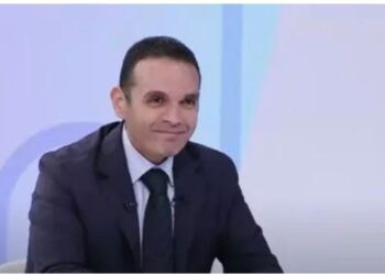 سيصل لـ 38 جنيهًا.. خبير اقتصادي يتوقع تراجع الدولار بعد قرارات البنك المركزي الأخيرة