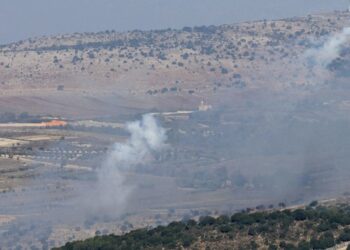 الطيران الإسرائيلي يشن غارة جوية على بلدة عيتا الشعب جنوبي لبنان 