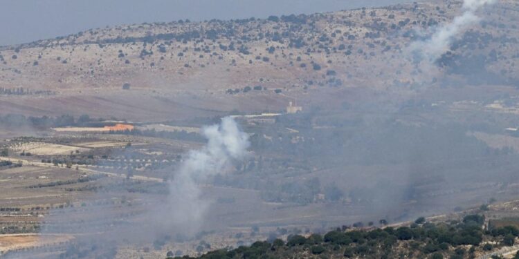 الطيران الإسرائيلي يشن غارة جوية على بلدة عيتا الشعب جنوبي لبنان 