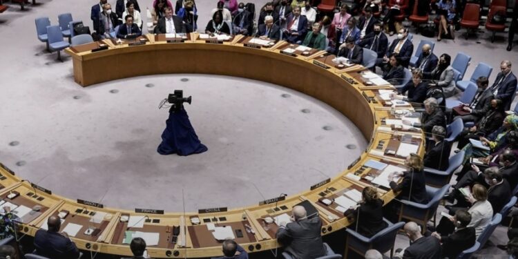 مجلس الأمن يطالب بوقف فوري لإطلاق النار في غزة والإفراج الفوري عن جميع الرهائن