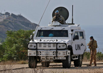 إصابة 3 عناصر من اليونيفيل ومترجم لبناني جراء قصف من مسيرة إسرائيلية جنوبي لبنان