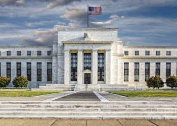 الاحتياطي الفيدرالي الأمريكي يبقي أسعار الفائدة الرئيسية دون تغيير