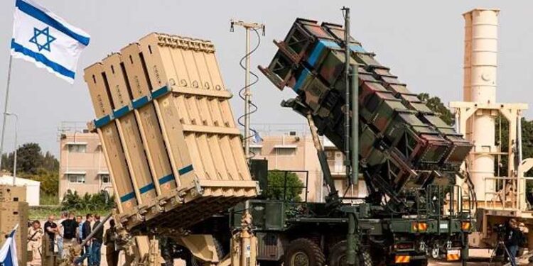 سماع دوي انفجارات في مطار أصفهان والسبب غير معروف