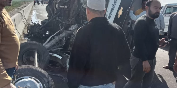 مصرع وإصابة 15 شخصًا في حادث انقلاب أتوبيس عمال مصنع بطريق المطرية بورسعيد